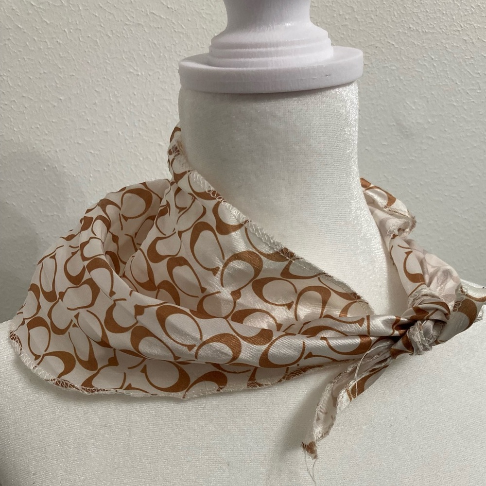 Bundle of Three Fashionable Trendy Scarves - Picture 8 of 9